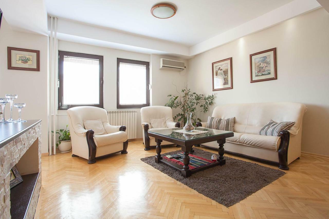 White Apartment Skopje Eksteriør billede