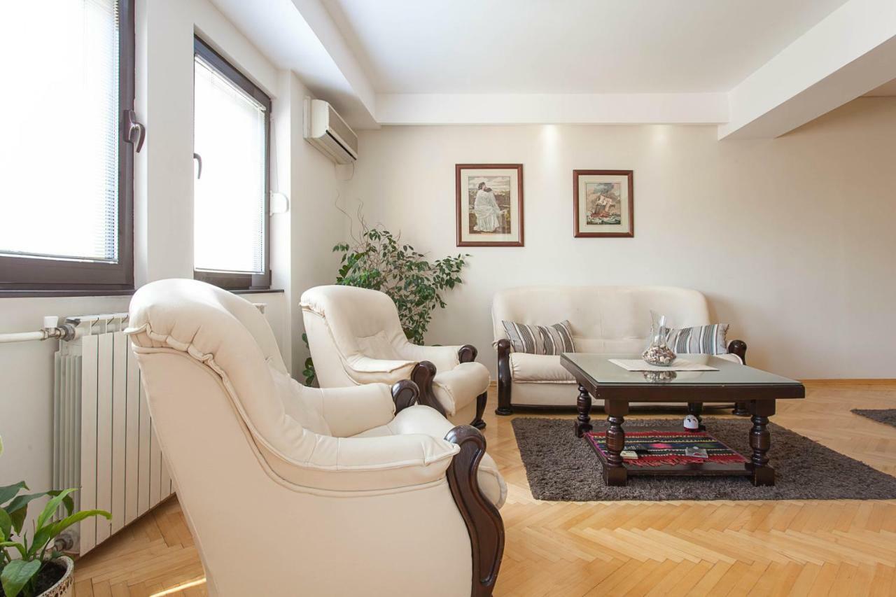White Apartment Skopje Eksteriør billede